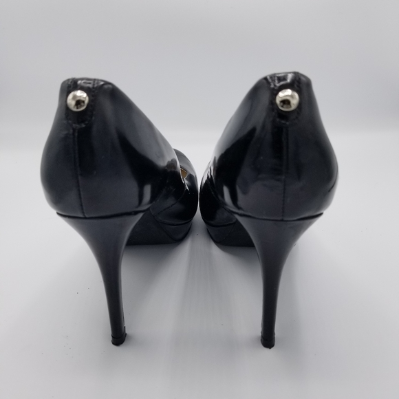 Women's Michael Kors Black High Heel Pumps Size 9M - Picture 4 of 7